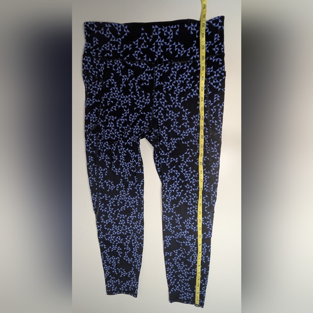 Sweaty Betty L (US 12) Zero Gravity 7/8 Length Black with Light Blue Geometric - Picture 11 of 14
